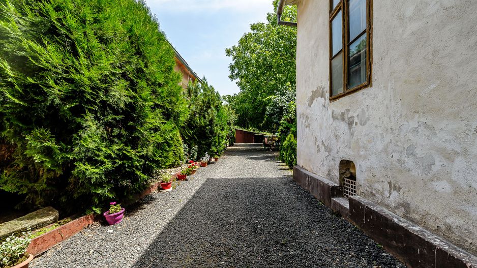 Proprietate Rezervata Casă boierească cu teren generos in Lipova - Poză 9