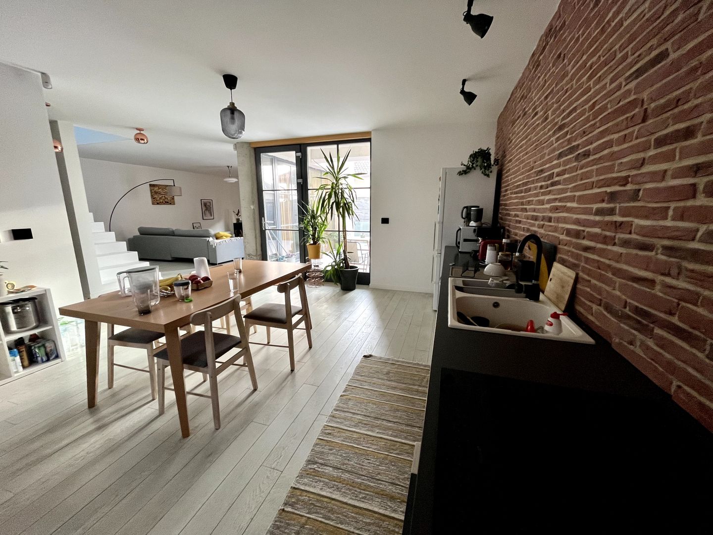 Locuinta spatioasa in triplex - Poză 5