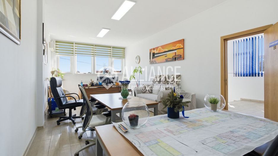 FALEZA NORD cladire multifunctionala 4600 mp cu acces din Bdul Mamaia! - Poză 12