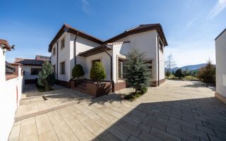 Casa 6 dormitoare+4 bai -1500 mp teren-Sacele - Poză 33