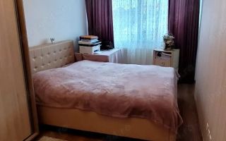 Vând apartament cu 3 camere - Poză 2
