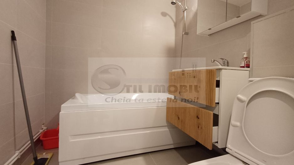 Apartament 3 camere Decomndat RENOVAT–  vis-a-vis de Palas Mall - Poză 18