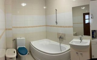 3 camere spațioase cu parcare, într-o zonă liniștită din Florești. - Poză 8