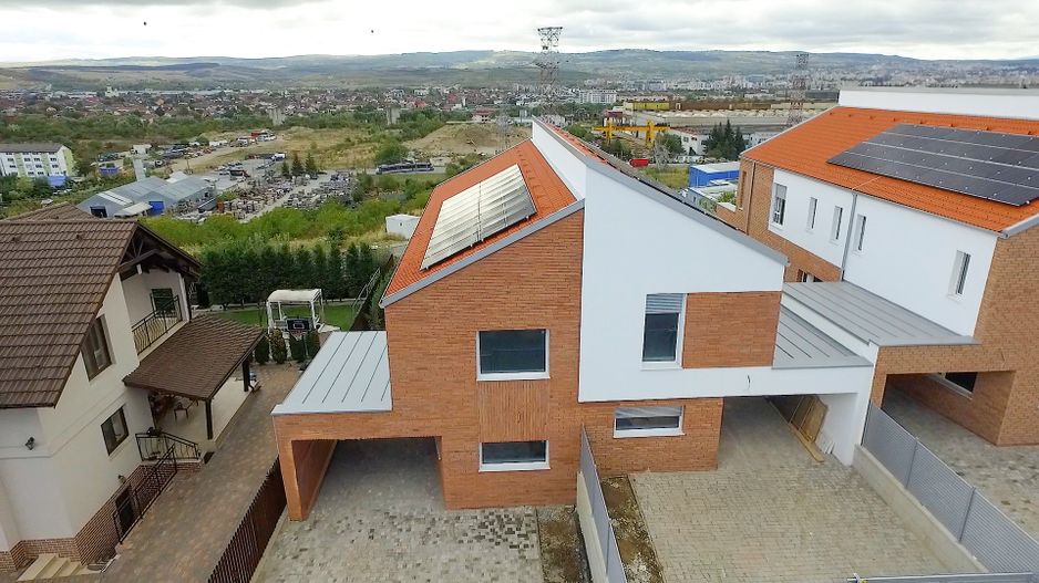 Duplex modern in Voronet, 136 mp utili, garaj si teren 325 mp - Poză 6