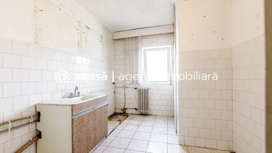 VANDUT ! Apartament accesibil cu 2 camere, în zona 500 Micalaca - Poză 4