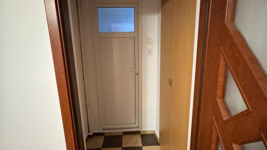 Apartament incapator cu trei camere, zona Iancuui - Poză 12