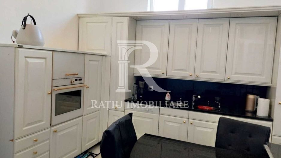 Apartament la casa 4 camere | Mihai Eminescu | Curte comuna | Oradea - Poză 2