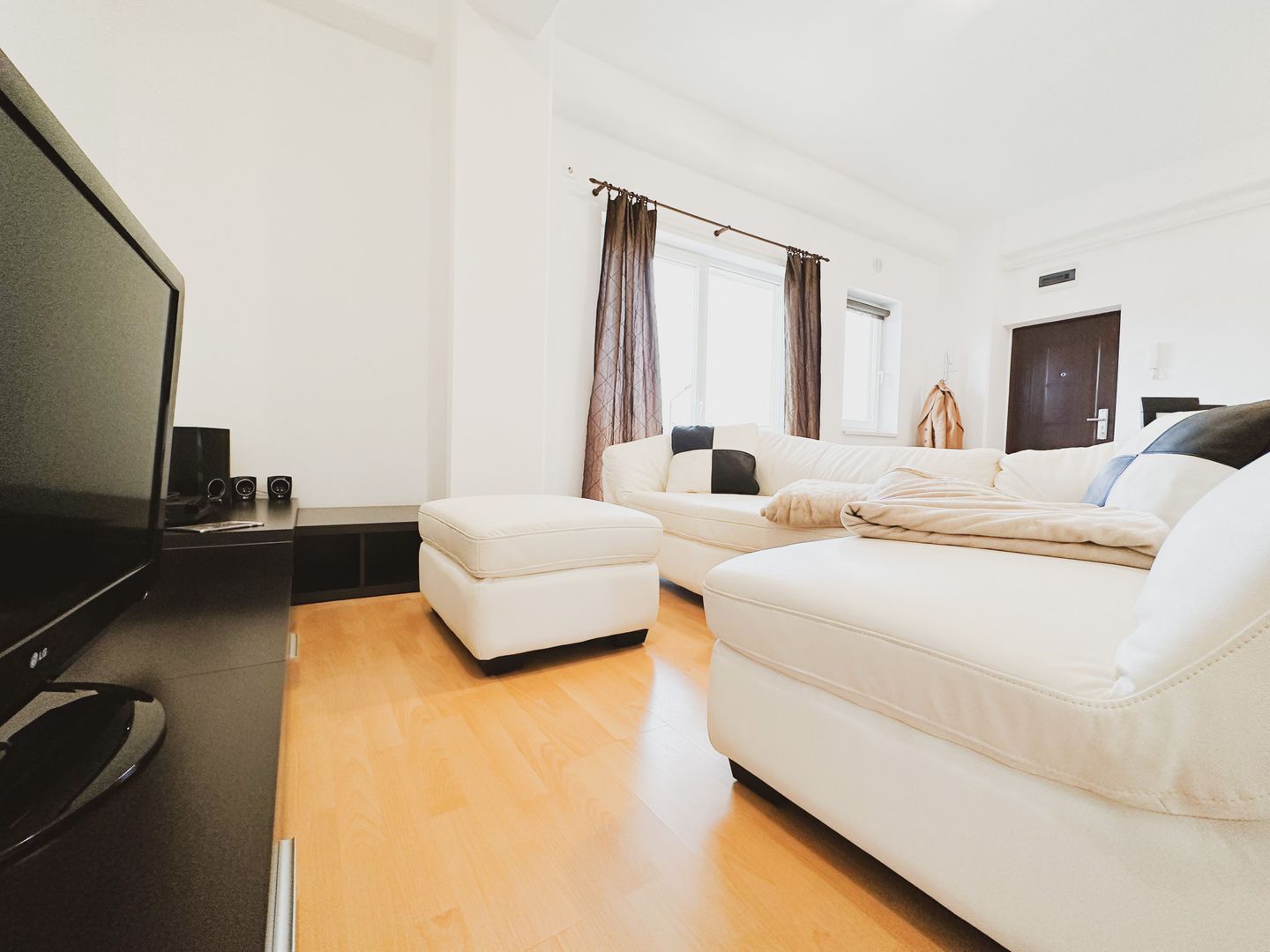 3 camere | 81 mp + 10 mp terasa | Parcare & Lift | Jandarmerie - Garii - Poză 16