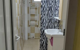 Apartament 4 camere de închiriat – Micro 20,et 1,mobilat si utilat - Poză 3