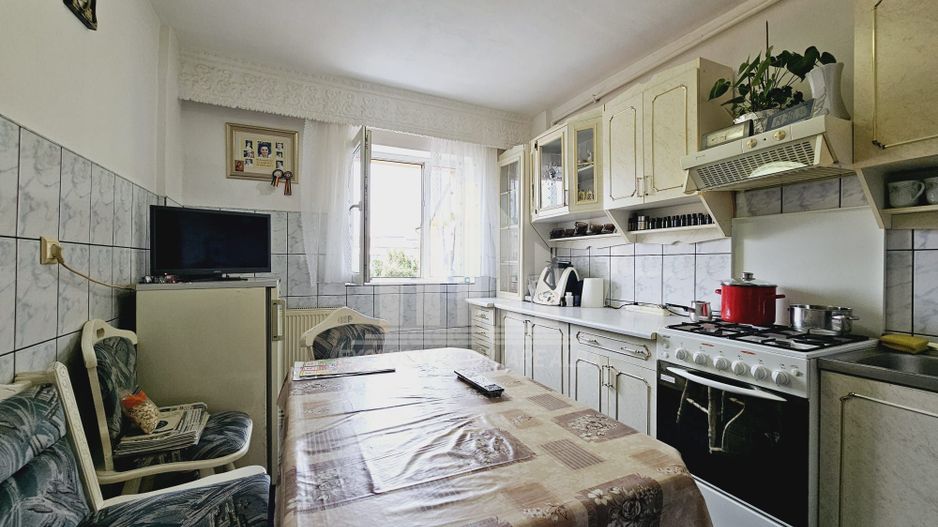 Apartament cu 2 camere decomandate, Cetate - Poză 3