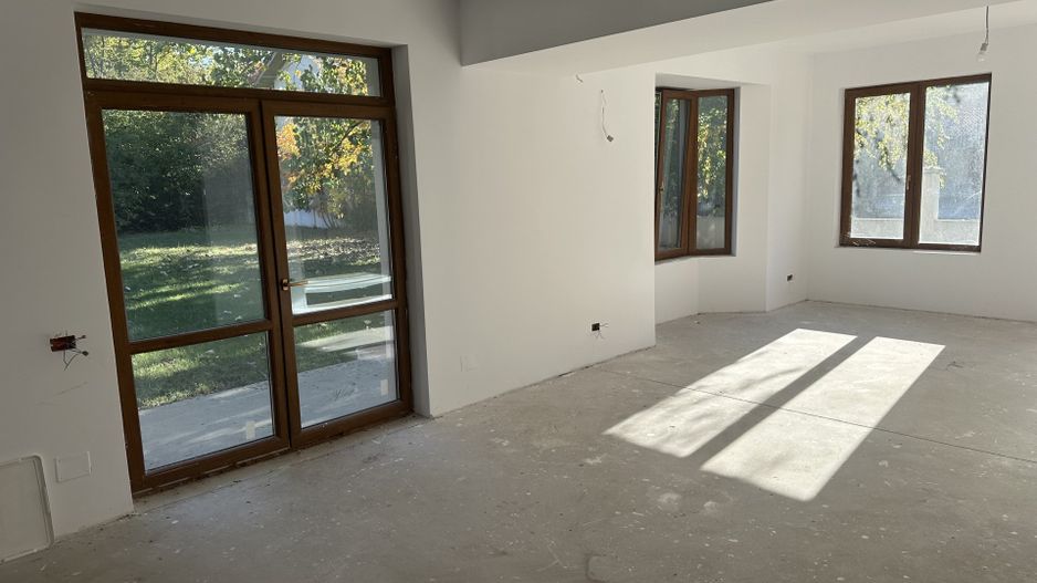 PARADISUL VERDE, VILA 507 MP, LOT 1.095 MP! - Poză 11