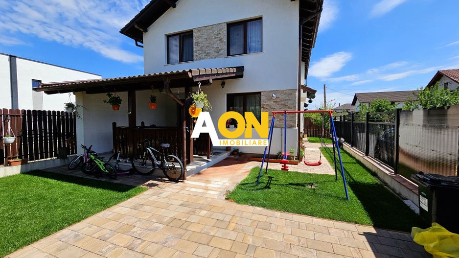 1/2 Duplex mobilat, utilat, 4 camere, pivnita, 200 mp teren - Poză 17