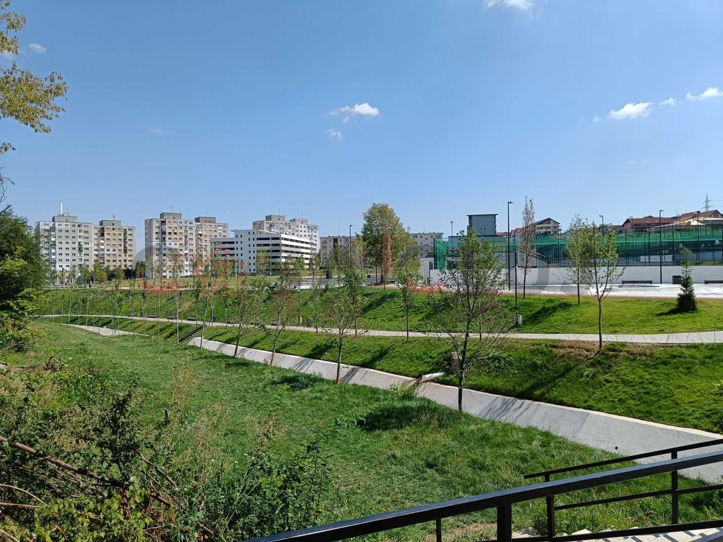 4 camere decomandate etaj intermediar, zona ''La Terenuri" - Poză 7