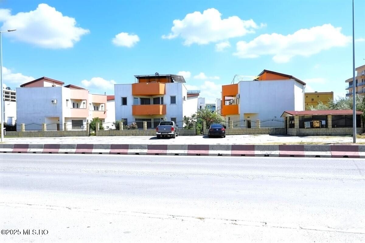 Mamaia Nord - Scoica Land, casa de vacanta la mare, P+1E+Terasa! - Poză 5