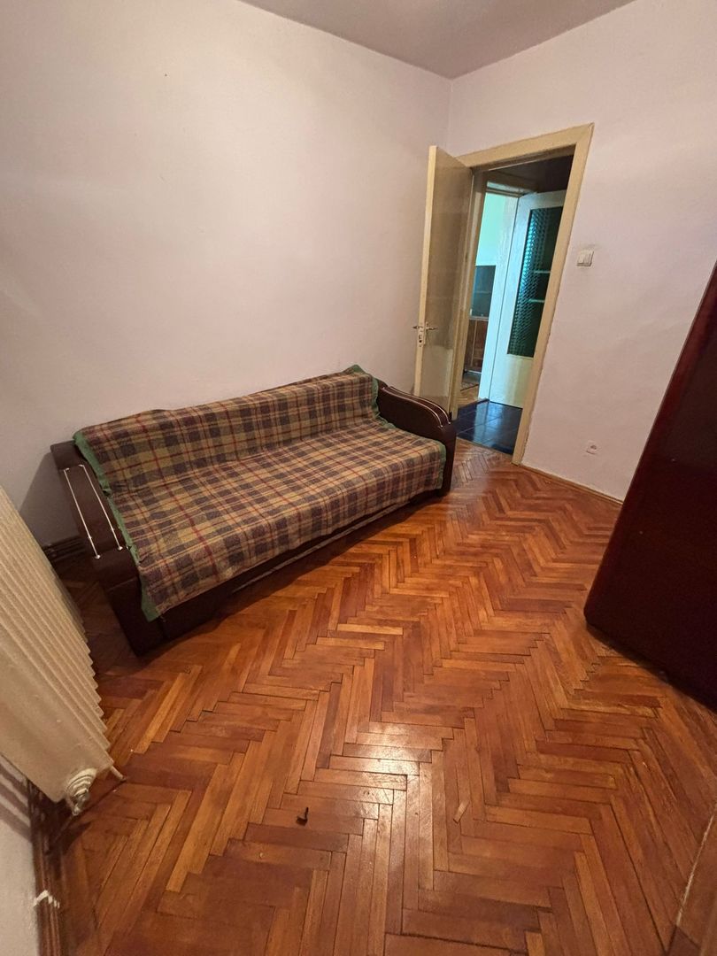 Apartament cu 3 camere de vanzare in Cugir - Poză 3