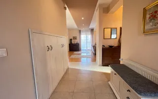 Casa eleganta si luminoasa, situata in zona de case - Mehala - Poză 18