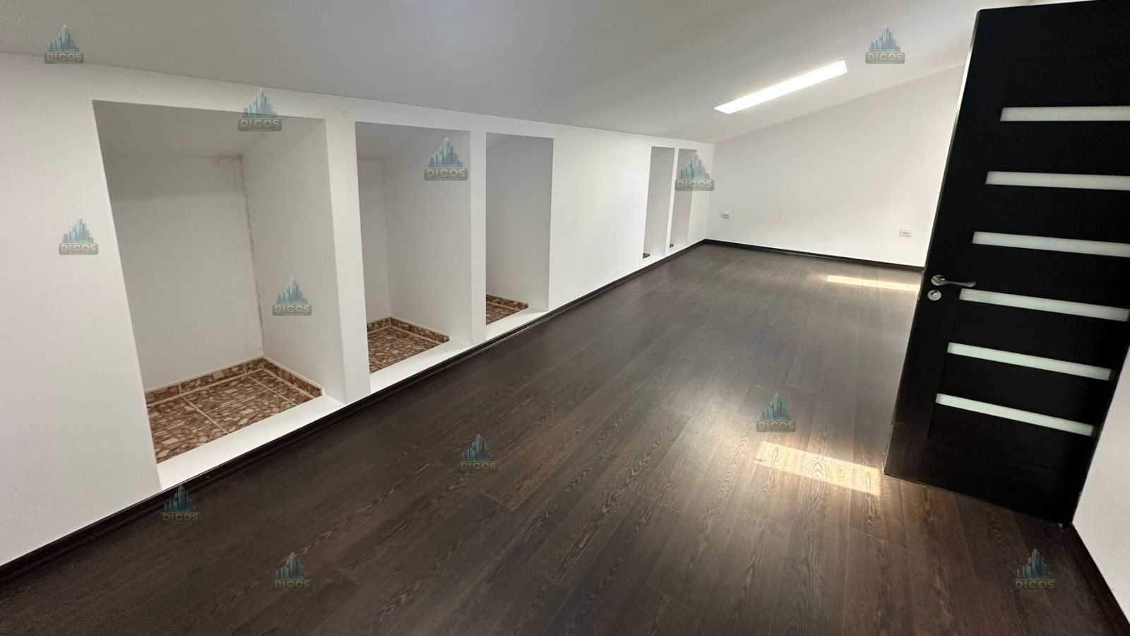 Vilă de vânzare 1500 mp teren - Poză 18