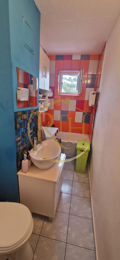 Vand apartament cu 4 camere in zona spitalul judetean,comision ,,0'' - Poză 15