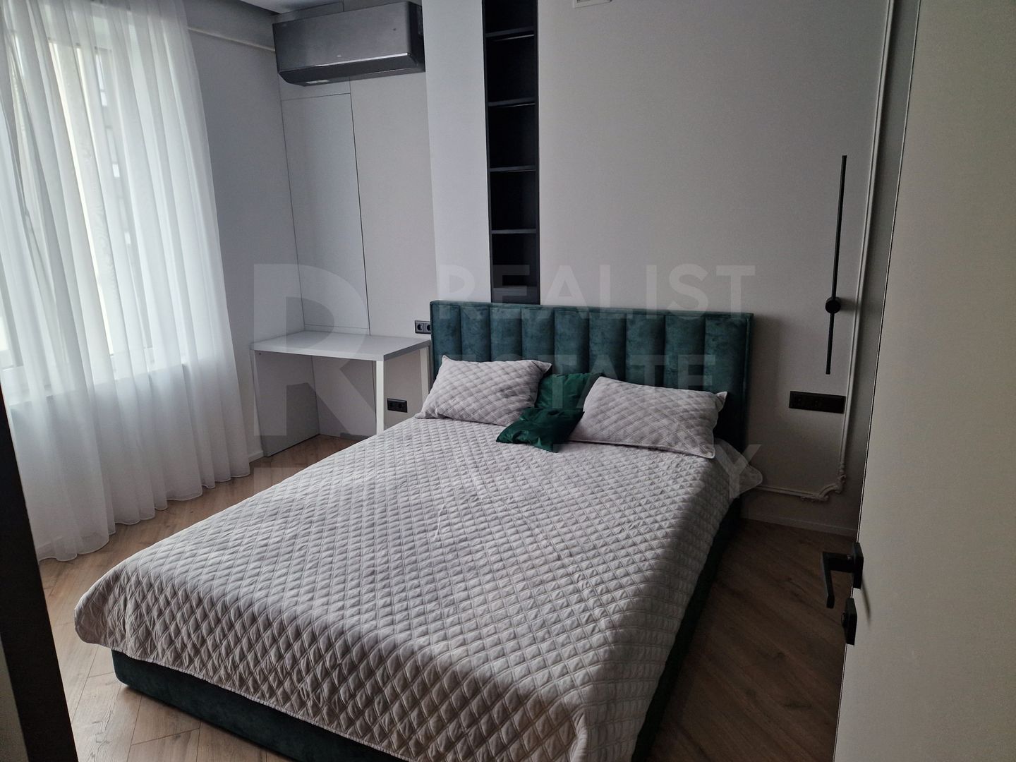 Vânzare, apartament, 2 dormitoare + living, strada Moara Roșie, Centru - Poză 10