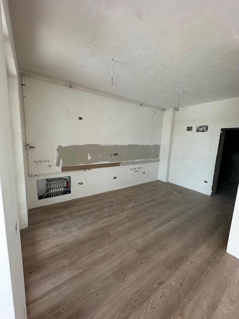 Apartment bloc nou cu lift si loc de parcare inclus - Poză 5