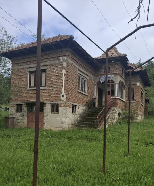 Teren 4226 mp si casa de renovat in loc. Babana, jud. Arges - Poză 3