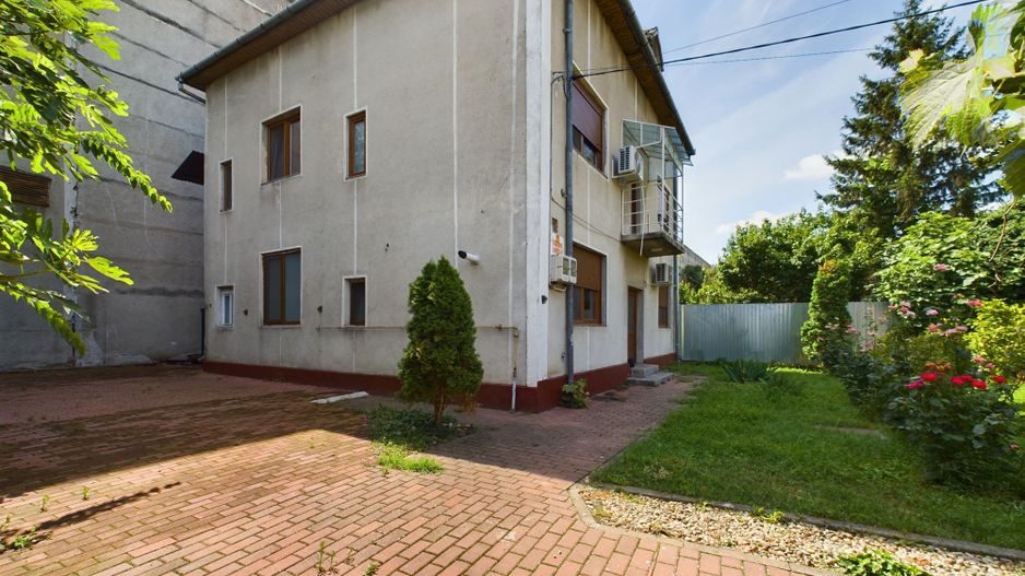 Proprietate multifuncțională într-o locație Centrală - Poză 12