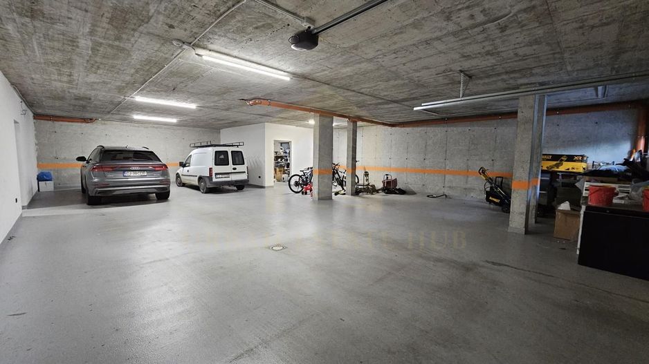 Vanzare  cladire cu 2 apartamente,  600 mp, garaje subterane, Andrei Muresanu - Poză 23