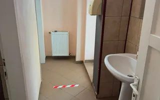 DE INCHIRIAT - SPATIU COMERCIAL CHIAR IN FATA PRIMARIEI SNAGOV - Poză 16