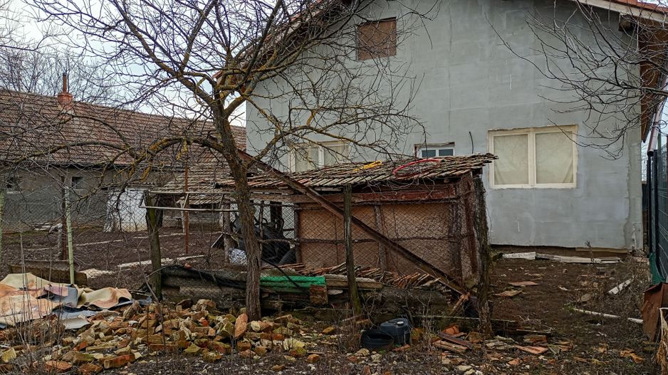 Casa Individuala Suprafete Generoase, Teren Mare, La Rosu - Poză 4