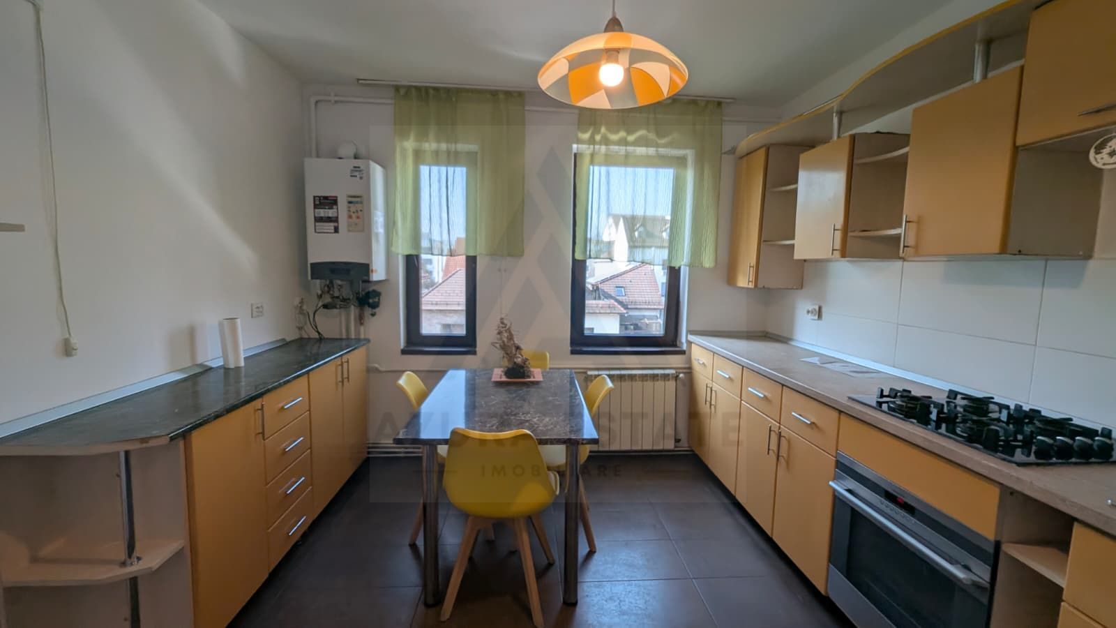 Apartament 3 camere 90 mp utili 2 bai balcon etaj 2 in zona Centrala - Poză 2