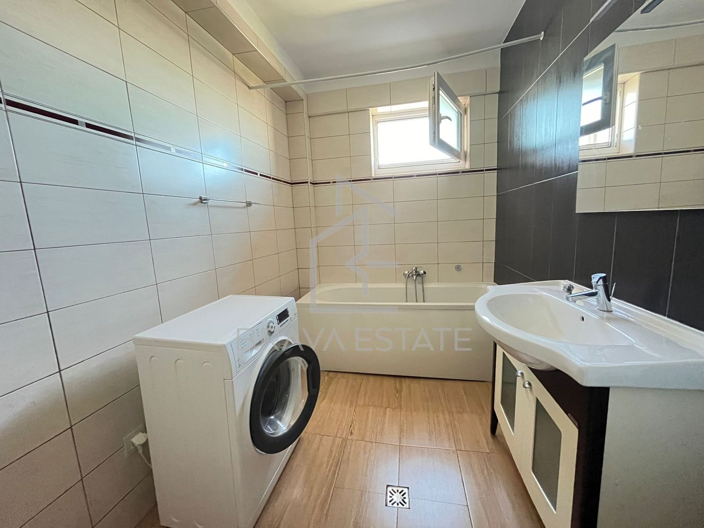 Apartament 2 camere, balcon, parcare, Andrei Muresanu - Poză 4