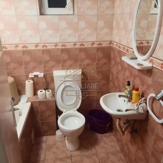 Apartament cu 3 camere de închiriat în zona Centrală - Poză 8