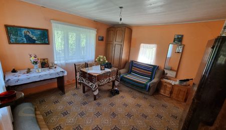 CASĂ LA ȚARĂ, SÂMBOLENI, COMUNA CAMARAȘU