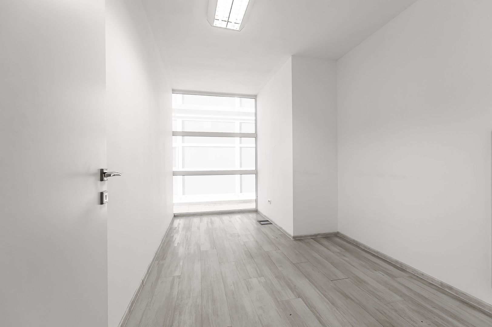 Birou de inchiriat ultracentral, la parter - Poză 5