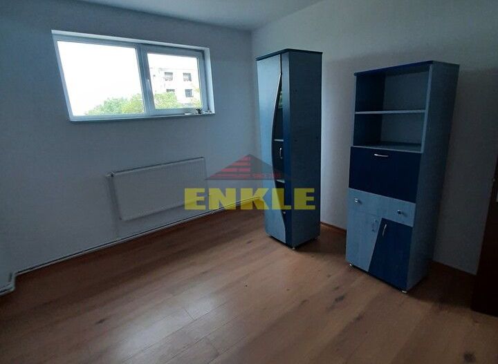 Hala 280 mp + apartament cu 4 camere la etaj /150 mp/ Zona Industriala - Poză 4