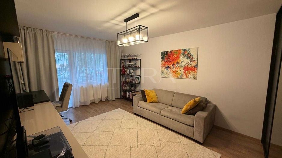 Apartament cu 3 camere decomandate, 65 mp, boxă, parter înalt. - Poză 4
