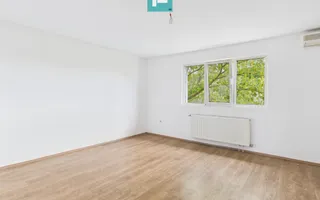 Vilă cu 5 camere pentru investiții în Dumbrăvița - Poză 11