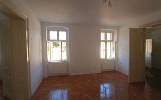 Casa singur in curte-zona Girocului - Poză 2