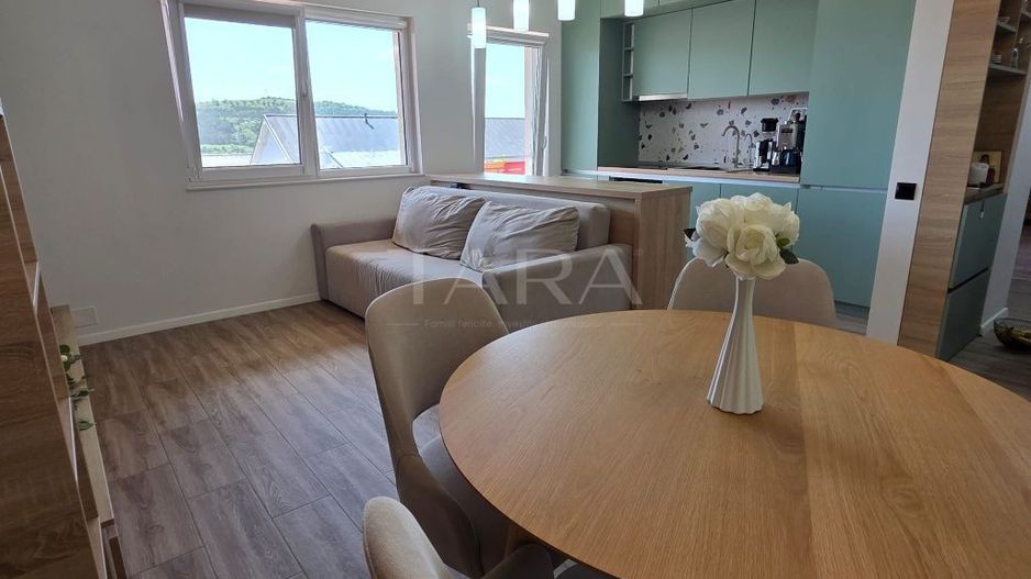 Apartament modern cu 3 camere, balcon generos și parcare subterană. - Poză 2