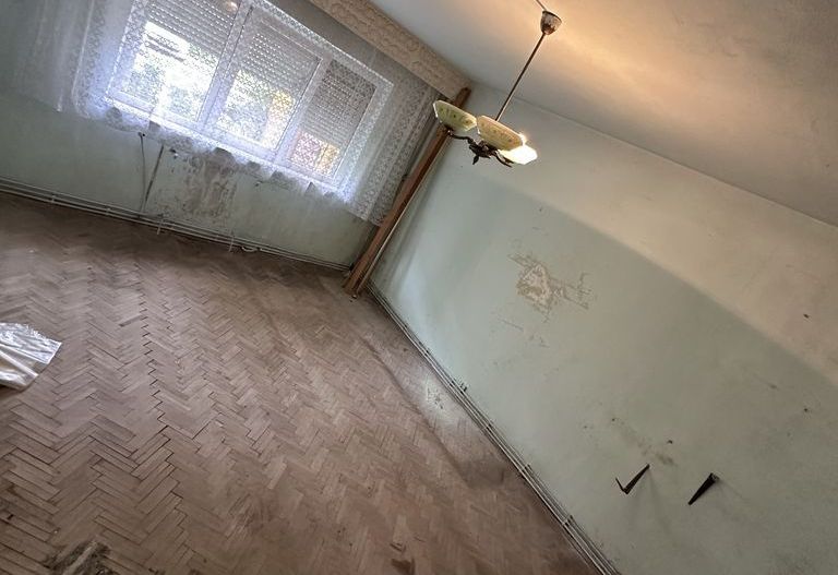 Apartament de renovat cu 2 camere, 50 mpu, parter, Cetate, Alba Iulia - Poză 1