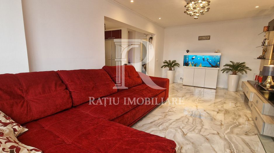 Apartament cu 3 camere | Ascensor | Rogerius | Oradea - Poză 3