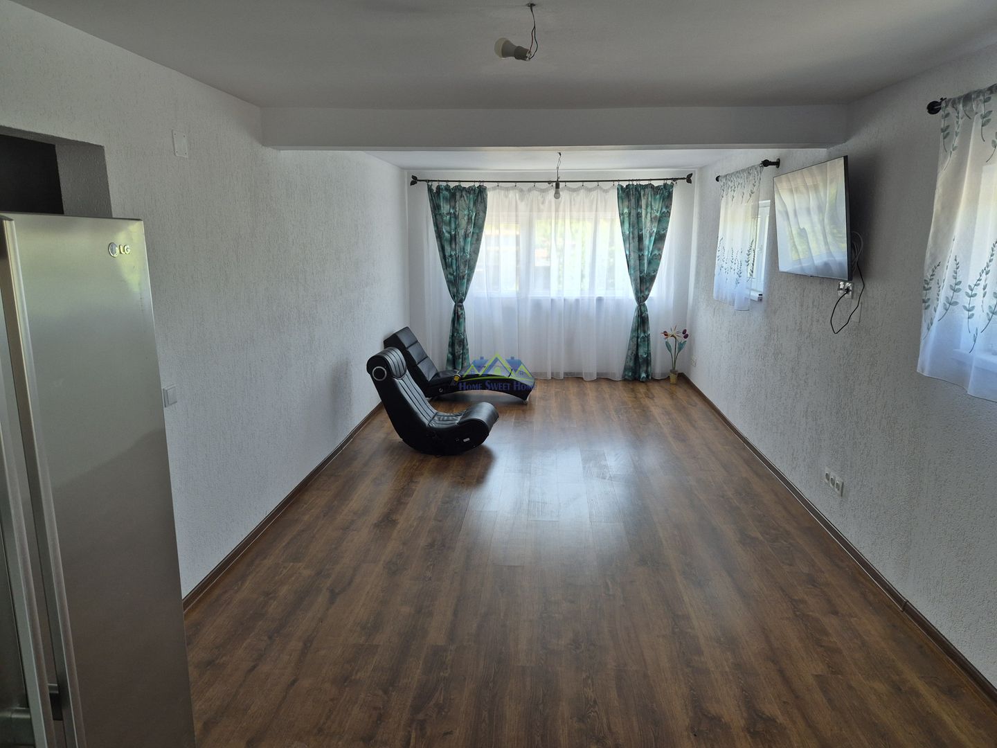 Vand casa 8 camere, 5 bai, 2 garaje, teliucul inferior, teren 1767 mp - Poză 9