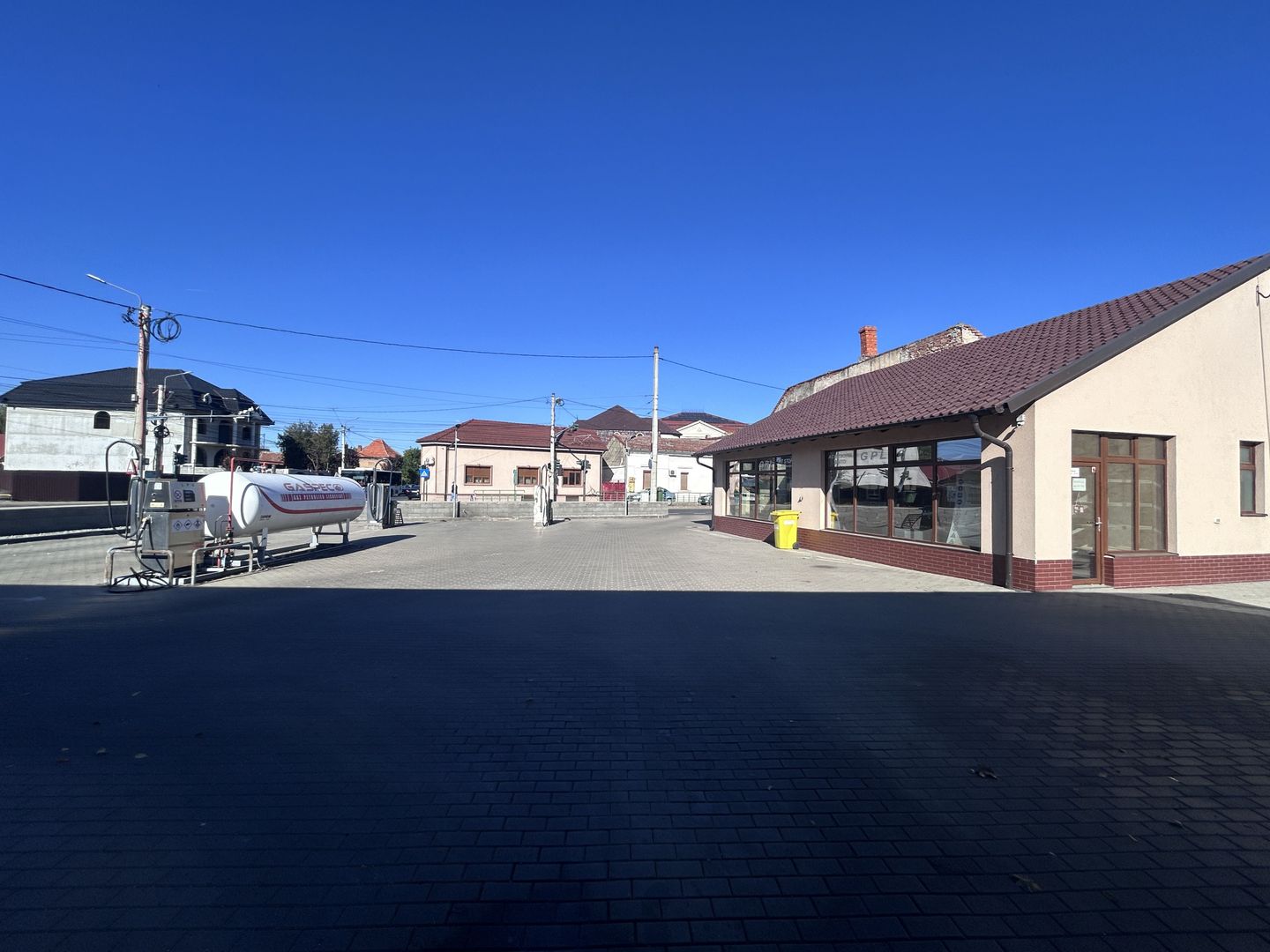 Spațiu comercial de închiriat - Poză 2