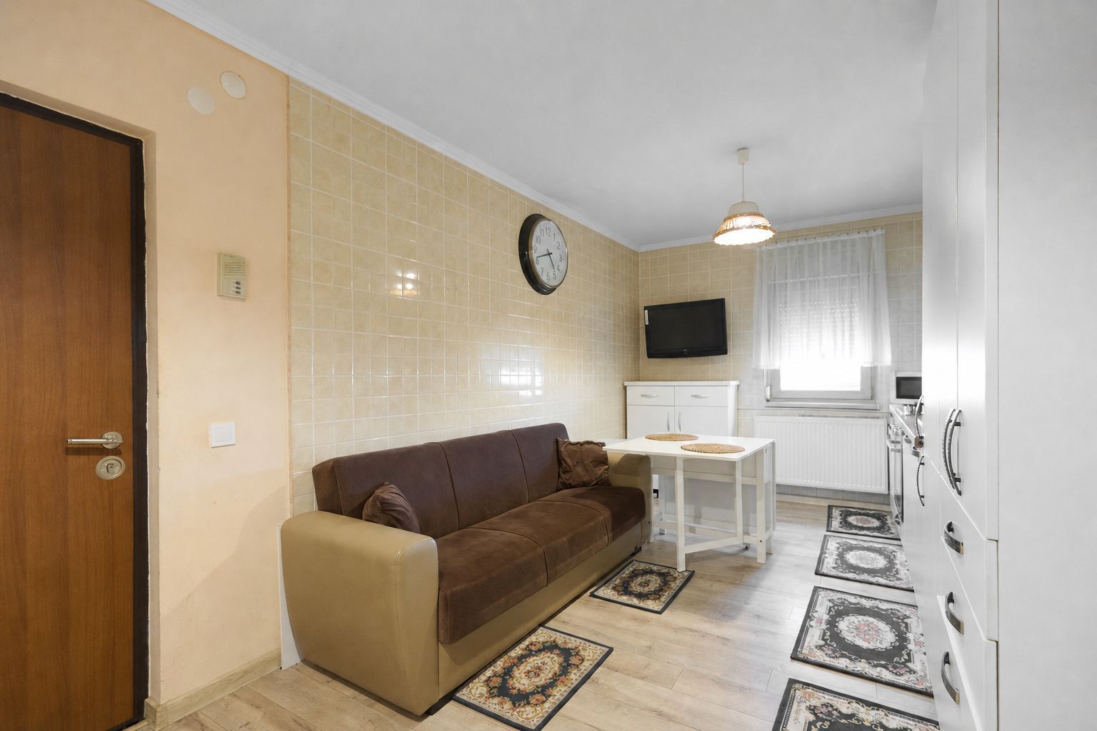 Apartament 3 camere, mobilat si utilat, 2 bai – Exercitiu - Poză 2