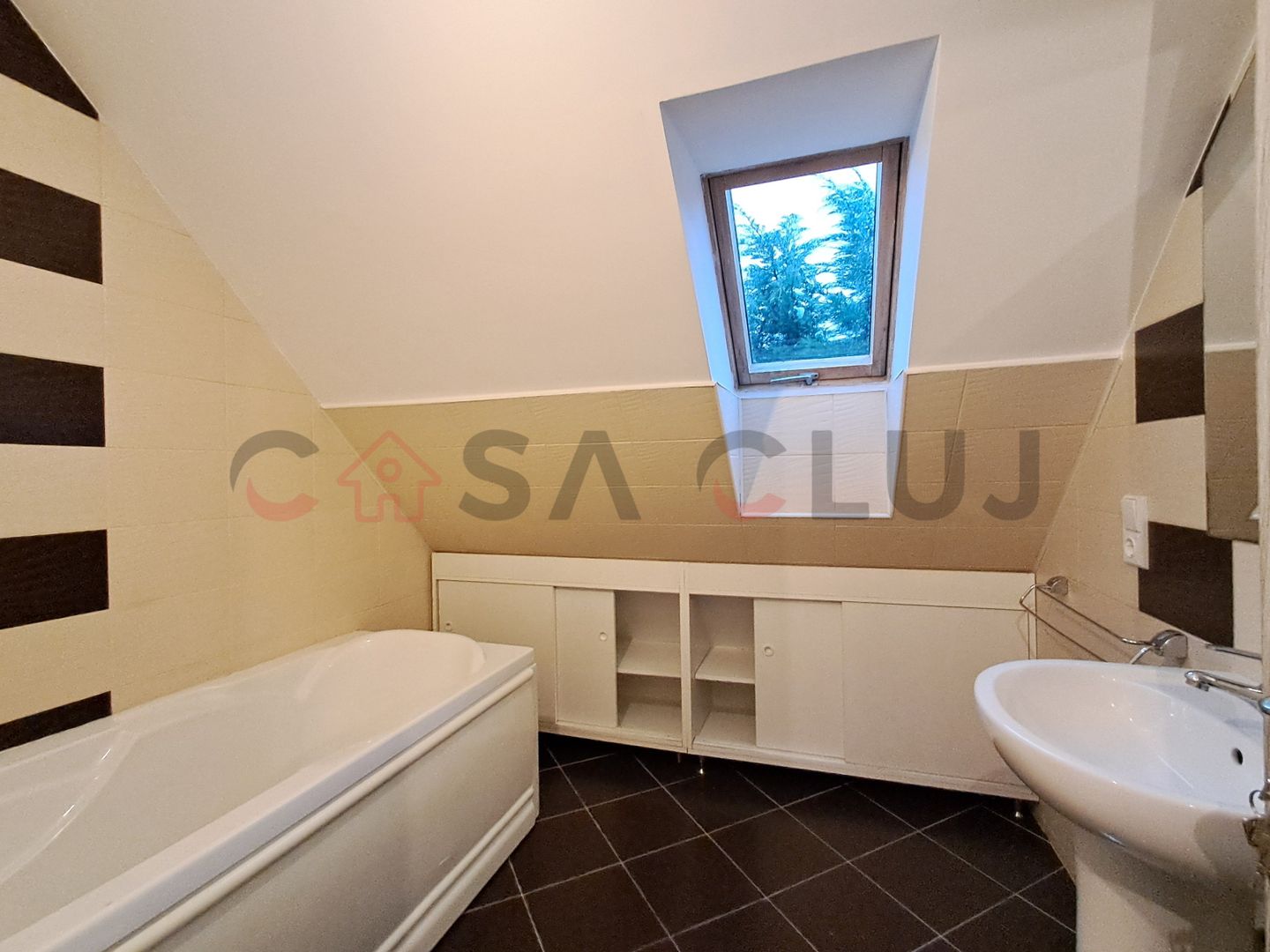 Casa insiruita, Floresti, Zona Muzeul Apei!! - Poză 12