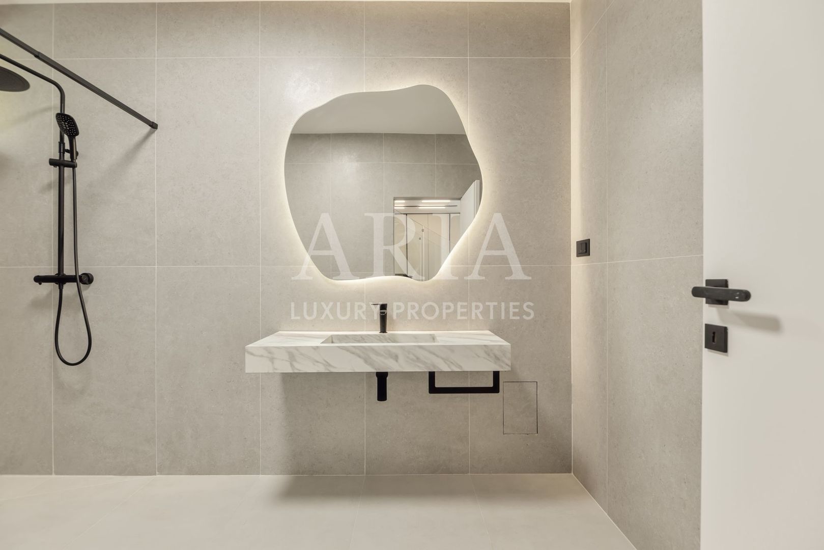 Vilă contemporană premium | Design arhitectural de excepție | Piscină privată | - Poză 18