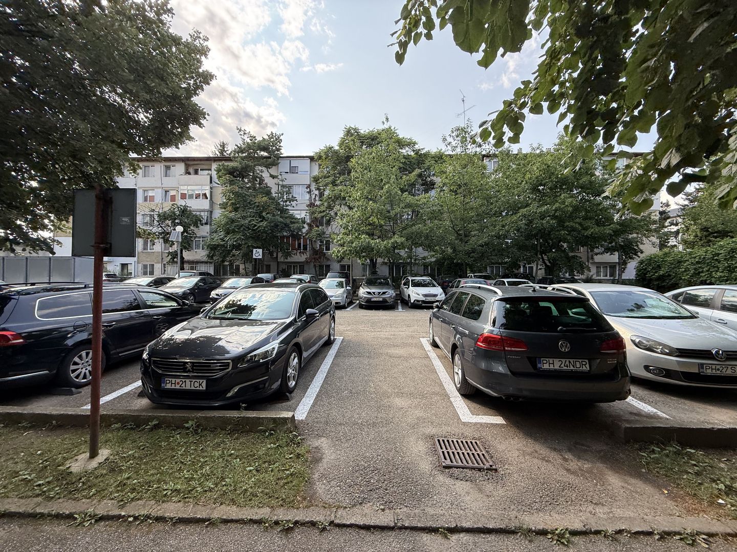 Apartament 3 cam modern complet renovat - mobilat Campina- central - Poză 20