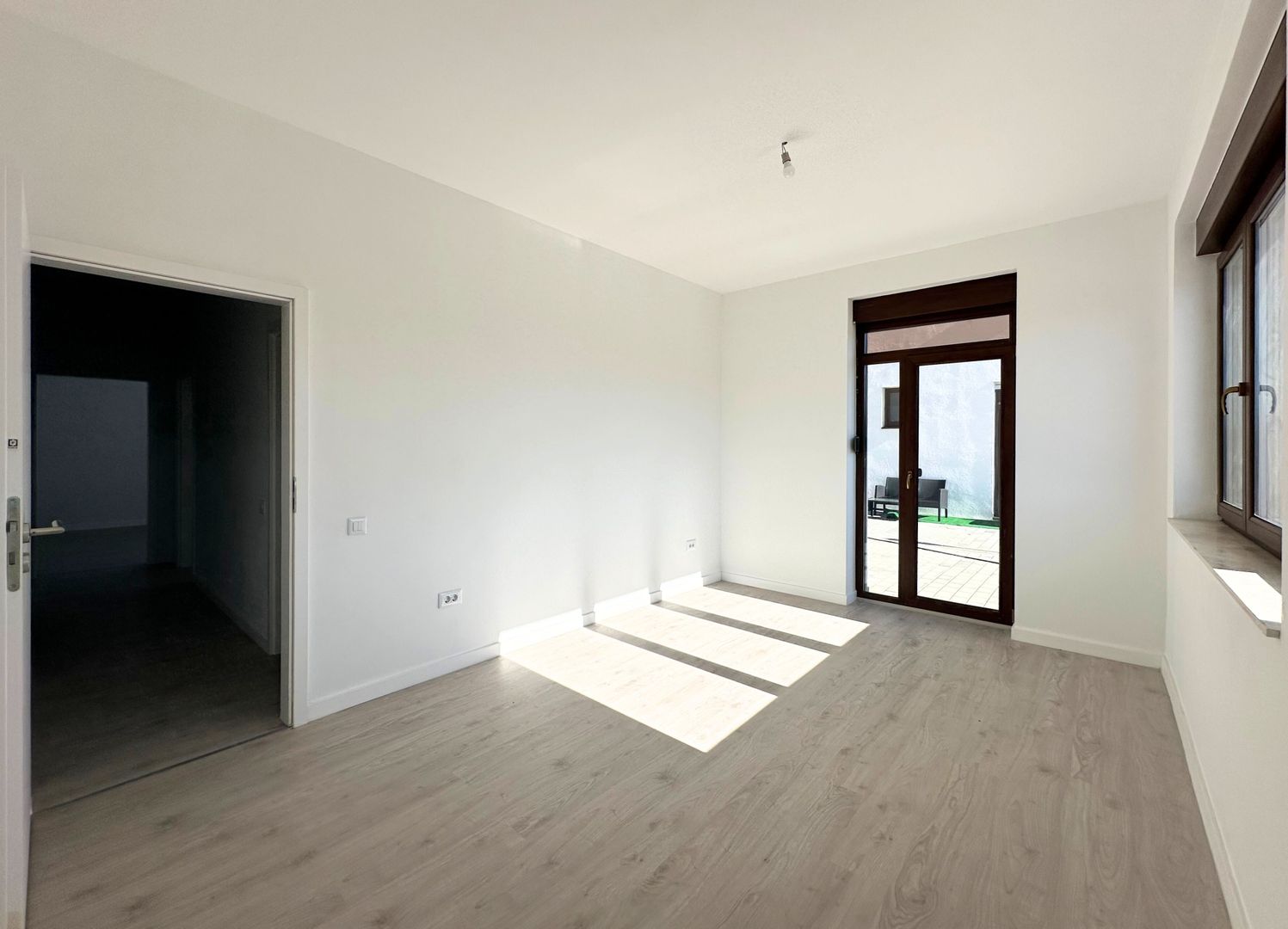 Apartament 2 camere 60 mp cu geam la baie lângă Paradisul Acvatic - Poză 7