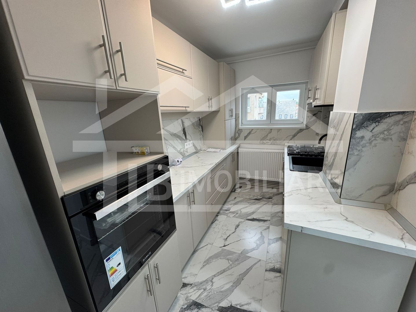 Apartament cu 2 camere, 50mp, decomandat, Zona Centrala - Poză 1