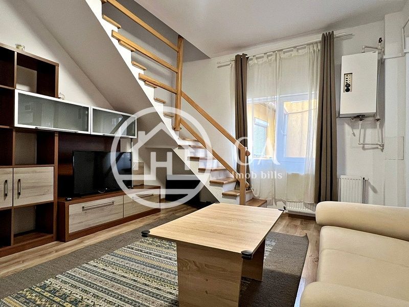 Casa de închiriat cu 3 camere în zona Ultracentrală, Oradea - Poză 2